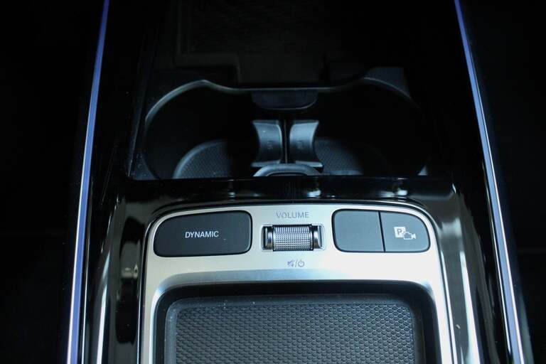 Mercedes EQA300
