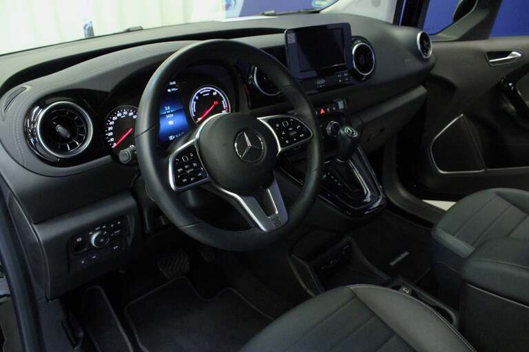 Mercedes EQT200