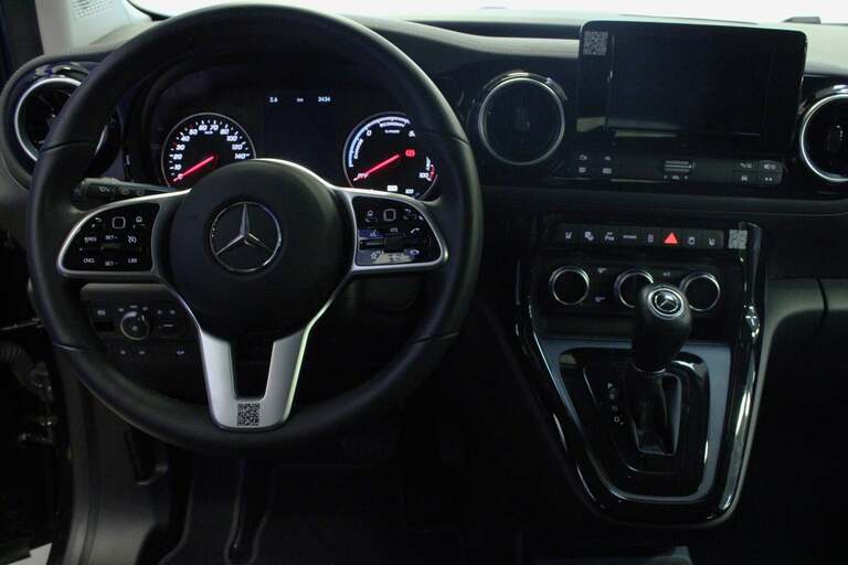 Mercedes EQT200
