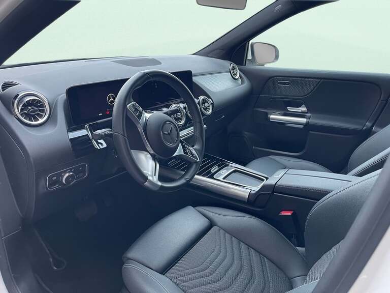 Mercedes EQA300