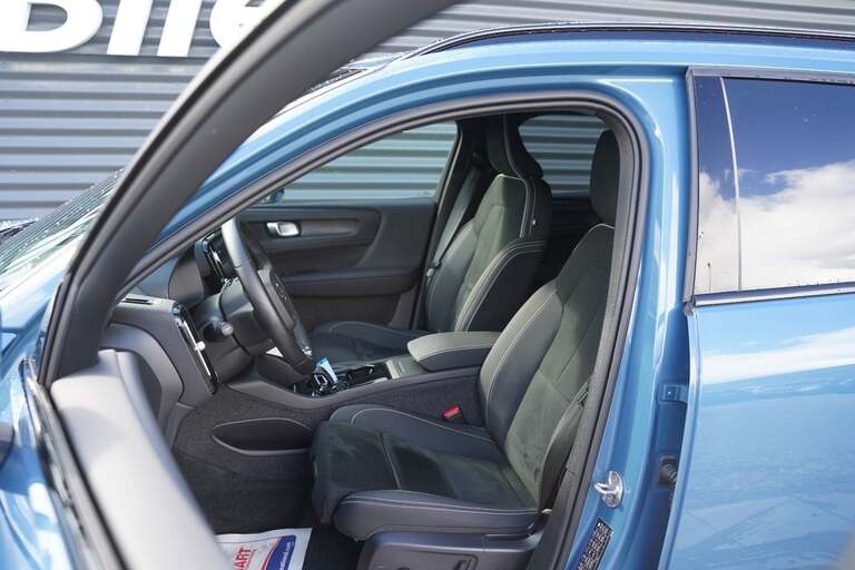 Volvo EX40