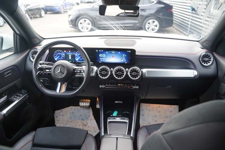 Mercedes EQB250+