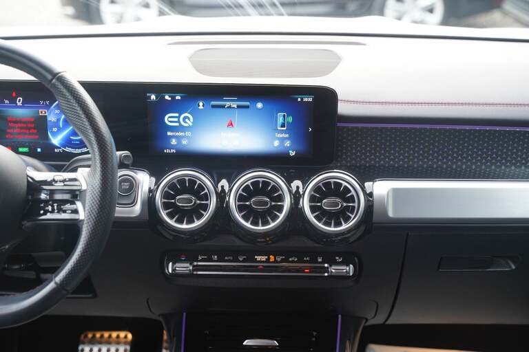 Mercedes EQB250+