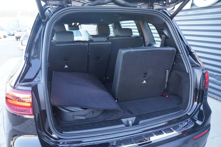 Mercedes EQB250+