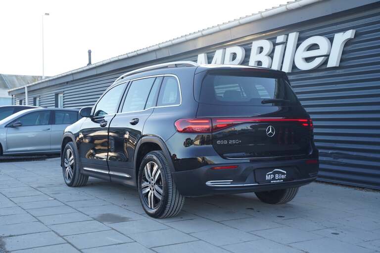 Mercedes EQB250+