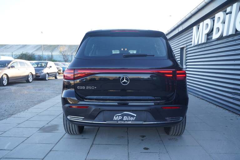 Mercedes EQB250+