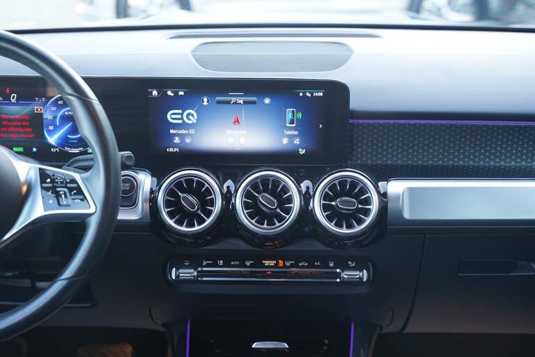Mercedes EQB250+