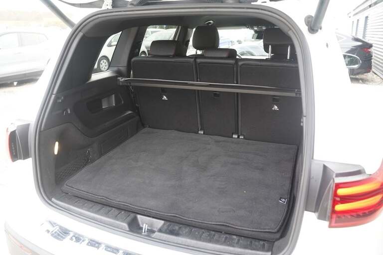 Mercedes EQB250+
