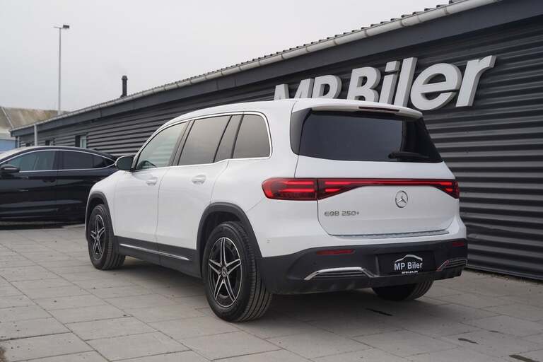 Mercedes EQB250+