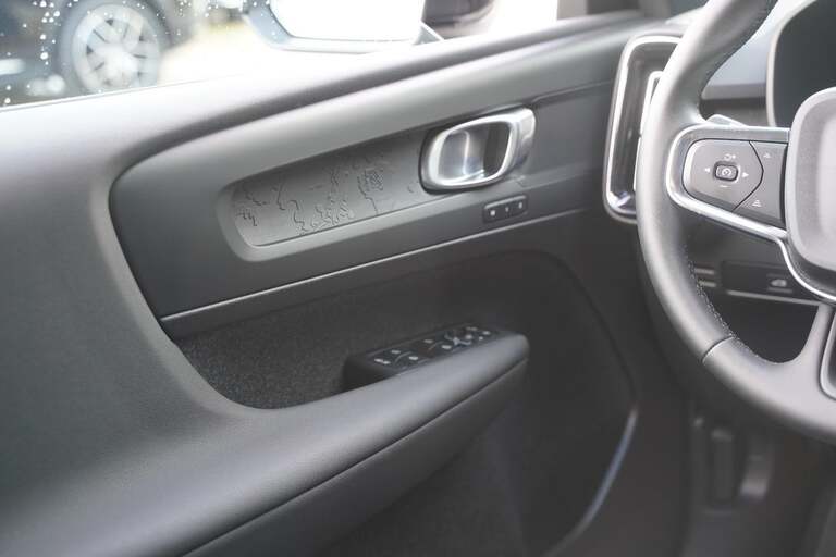 Volvo EX40