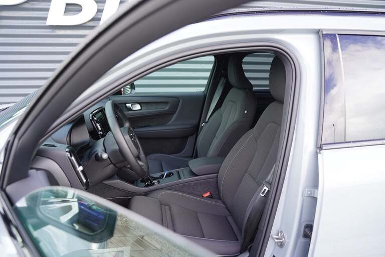 Volvo EX40