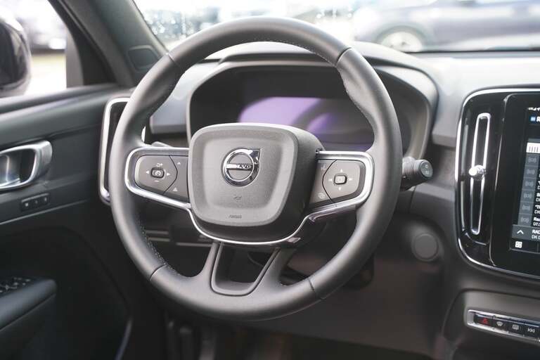 Volvo EX40