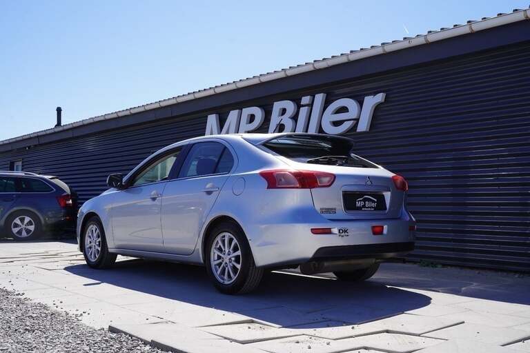 Mitsubishi Lancer