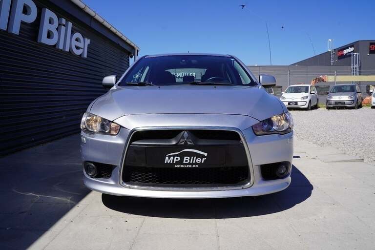 Mitsubishi Lancer