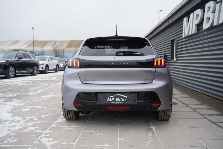 Peugeot e-208