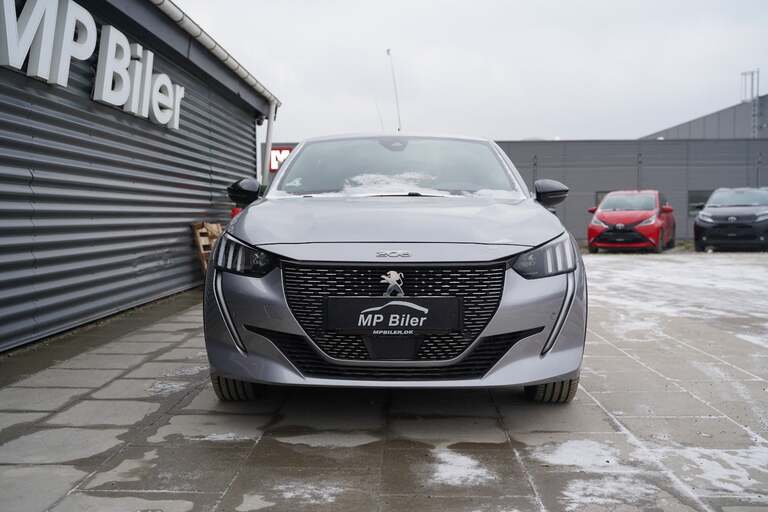 Peugeot e-208