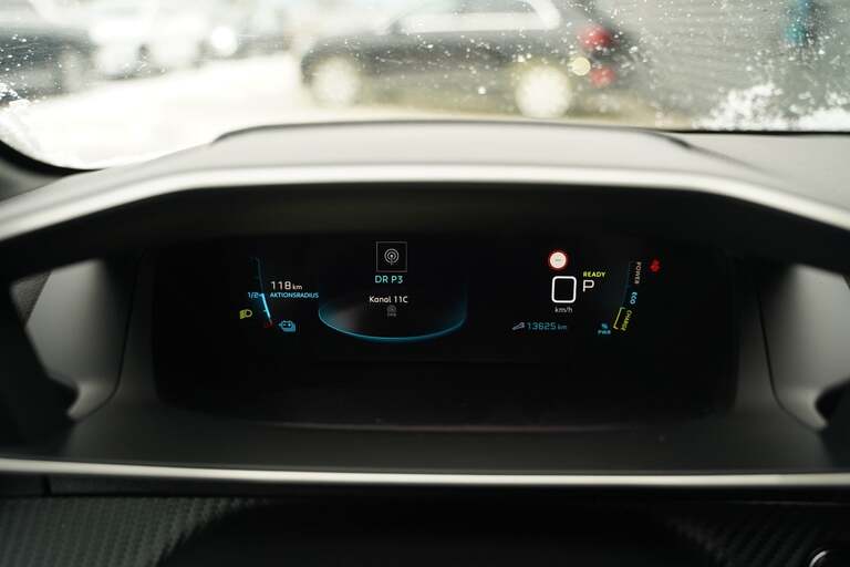 Peugeot e-208