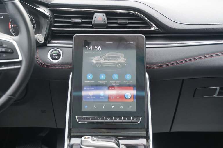Maxus Euniq6