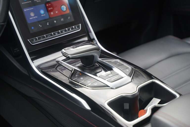 Maxus Euniq6