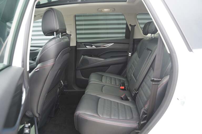 Maxus Euniq6