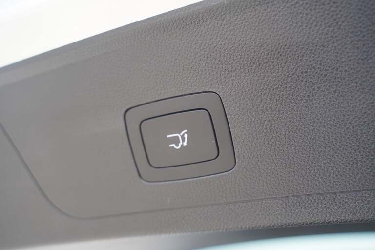 Maxus Euniq6