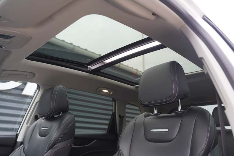 Maxus Euniq6