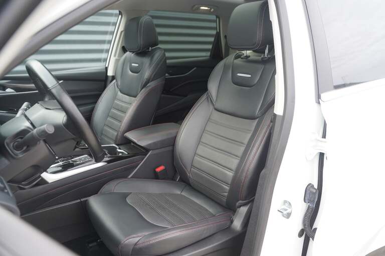 Maxus Euniq6