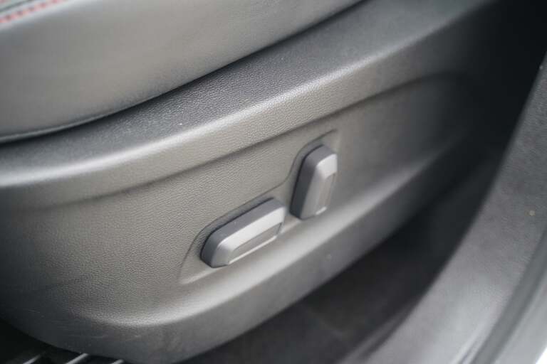 Maxus Euniq6