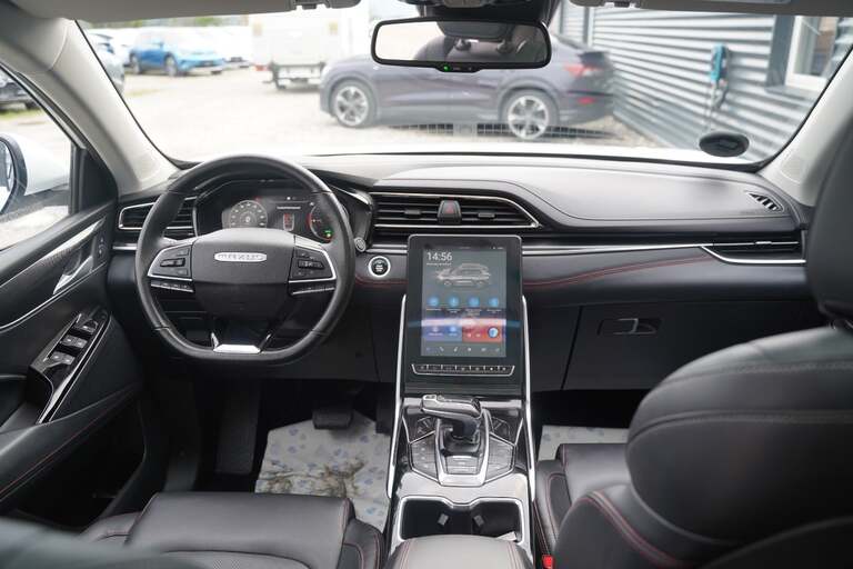 Maxus Euniq6