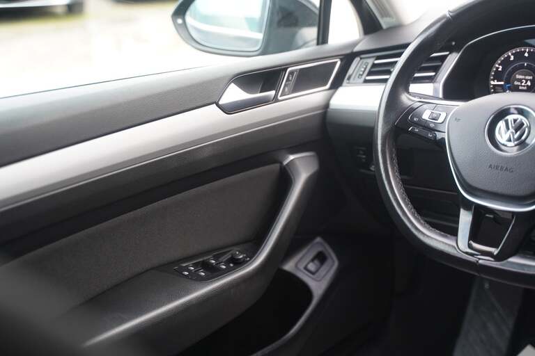 VW Passat