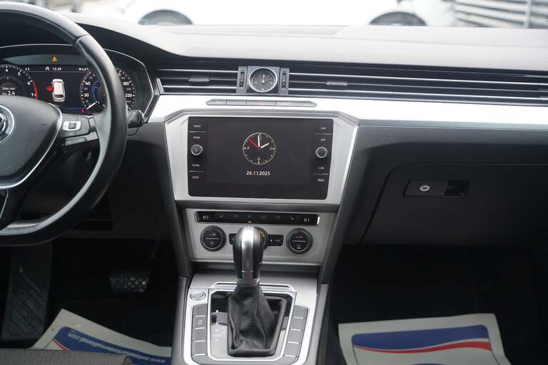 VW Passat