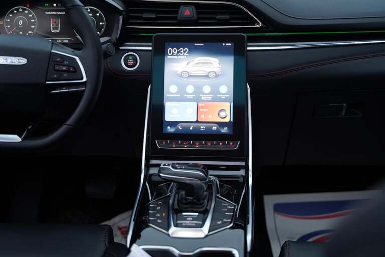 Maxus Euniq6