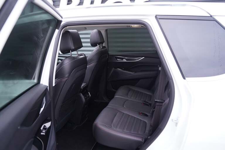 Maxus Euniq6