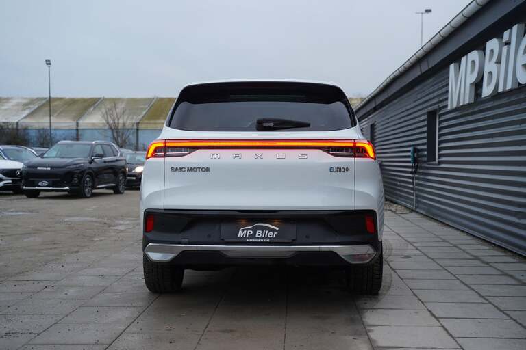 Maxus Euniq6