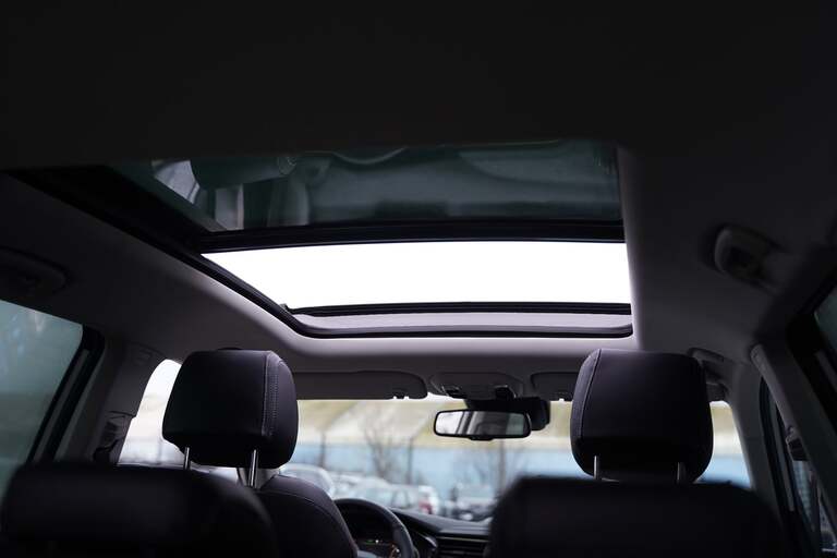 Maxus Euniq6