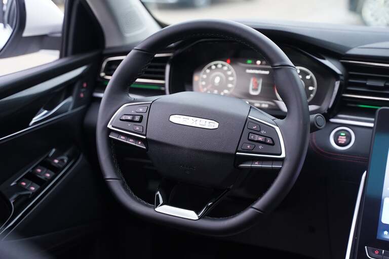 Maxus Euniq6