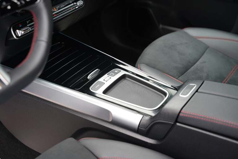 Mercedes EQB300