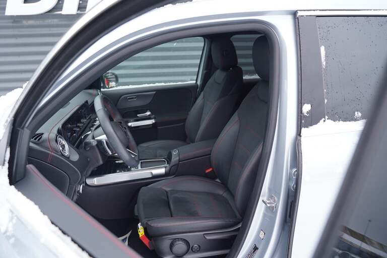 Mercedes EQB300