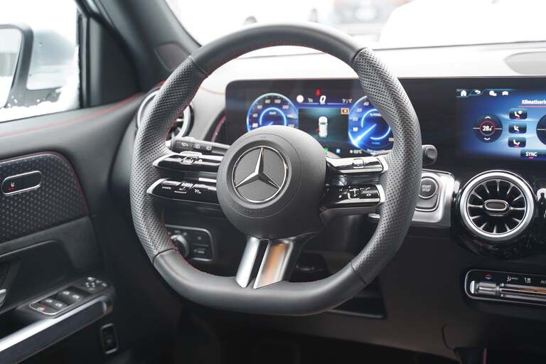 Mercedes EQB300