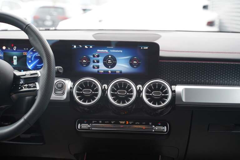 Mercedes EQB300