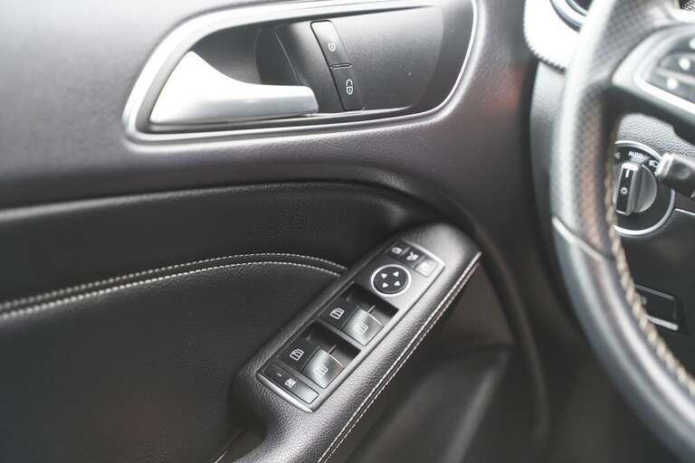 Mercedes B200