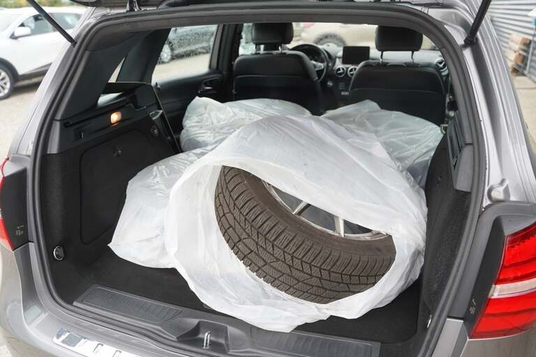 Mercedes B200