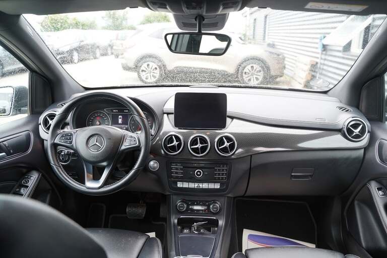 Mercedes B200