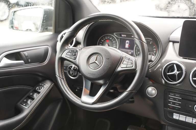 Mercedes B200