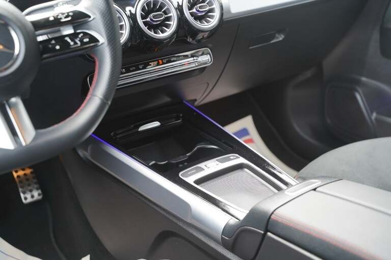 Mercedes EQB350