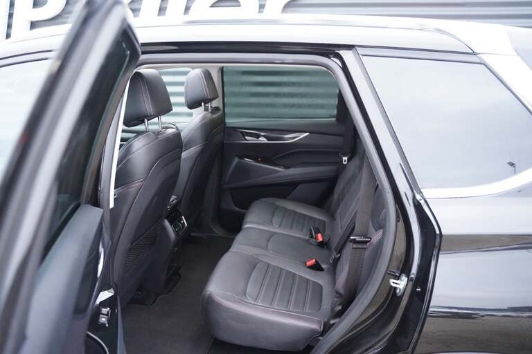 Maxus Euniq6