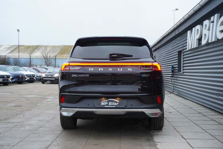 Maxus Euniq6