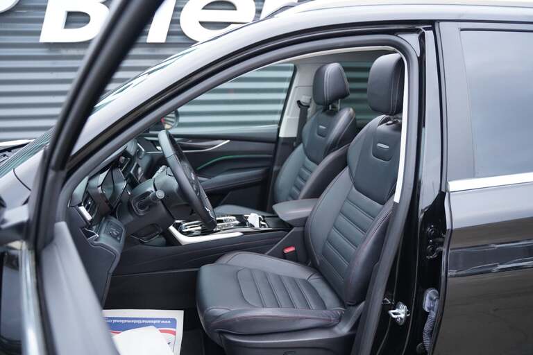 Maxus Euniq6