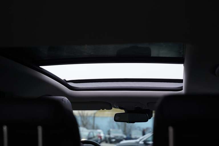 Maxus Euniq6
