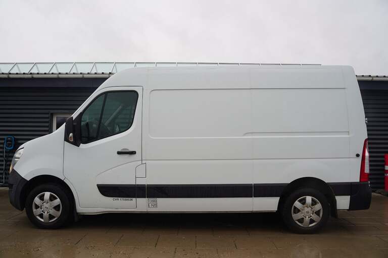 Nissan NV400